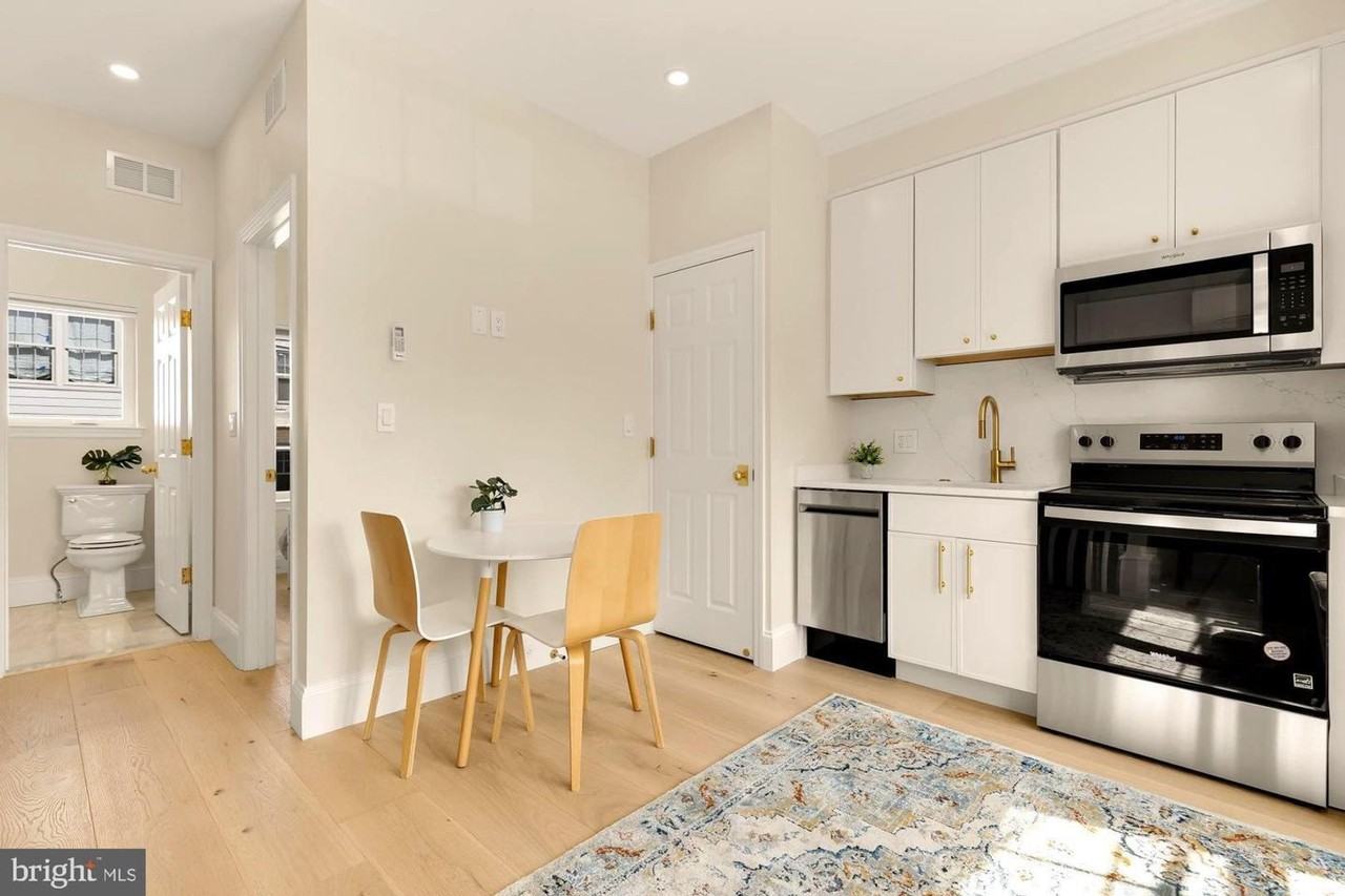 3542 T St Nw - Photo 7 of 18