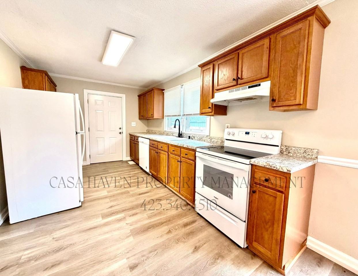 320 Clark St - Photo 4 of 16