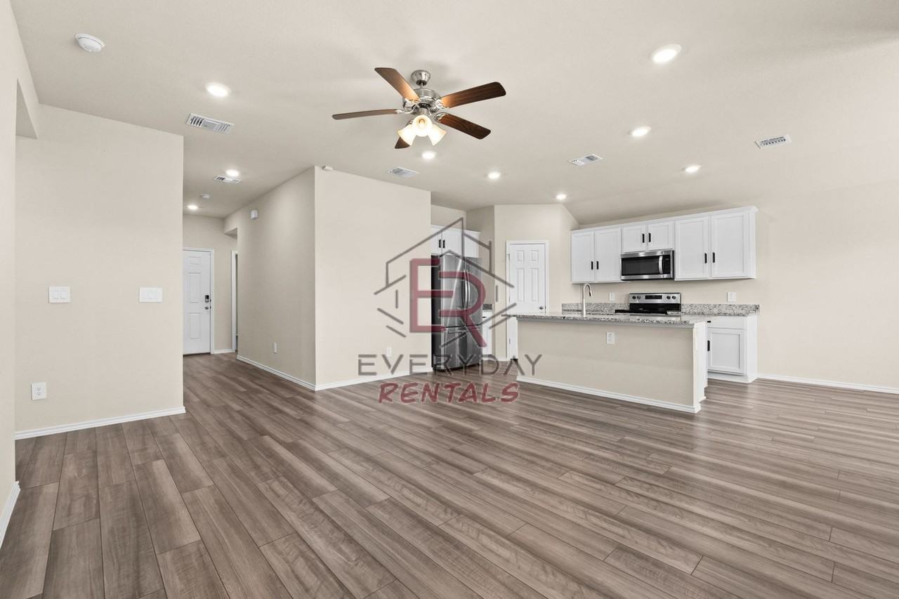 2534 Merganser Dr - Photo 4 of 15