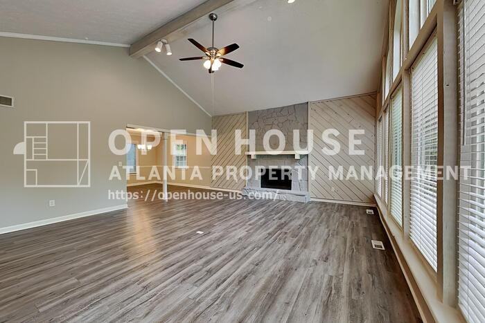 2426 Emberwood Ct Nw - Photo 4 of 21