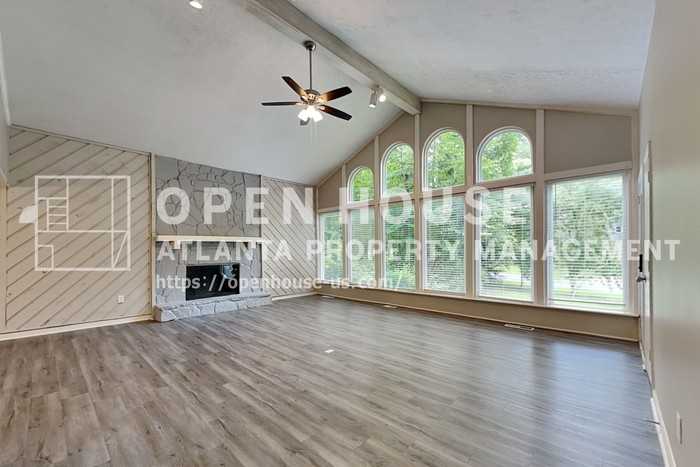 2426 Emberwood Ct Nw - Photo 5 of 21