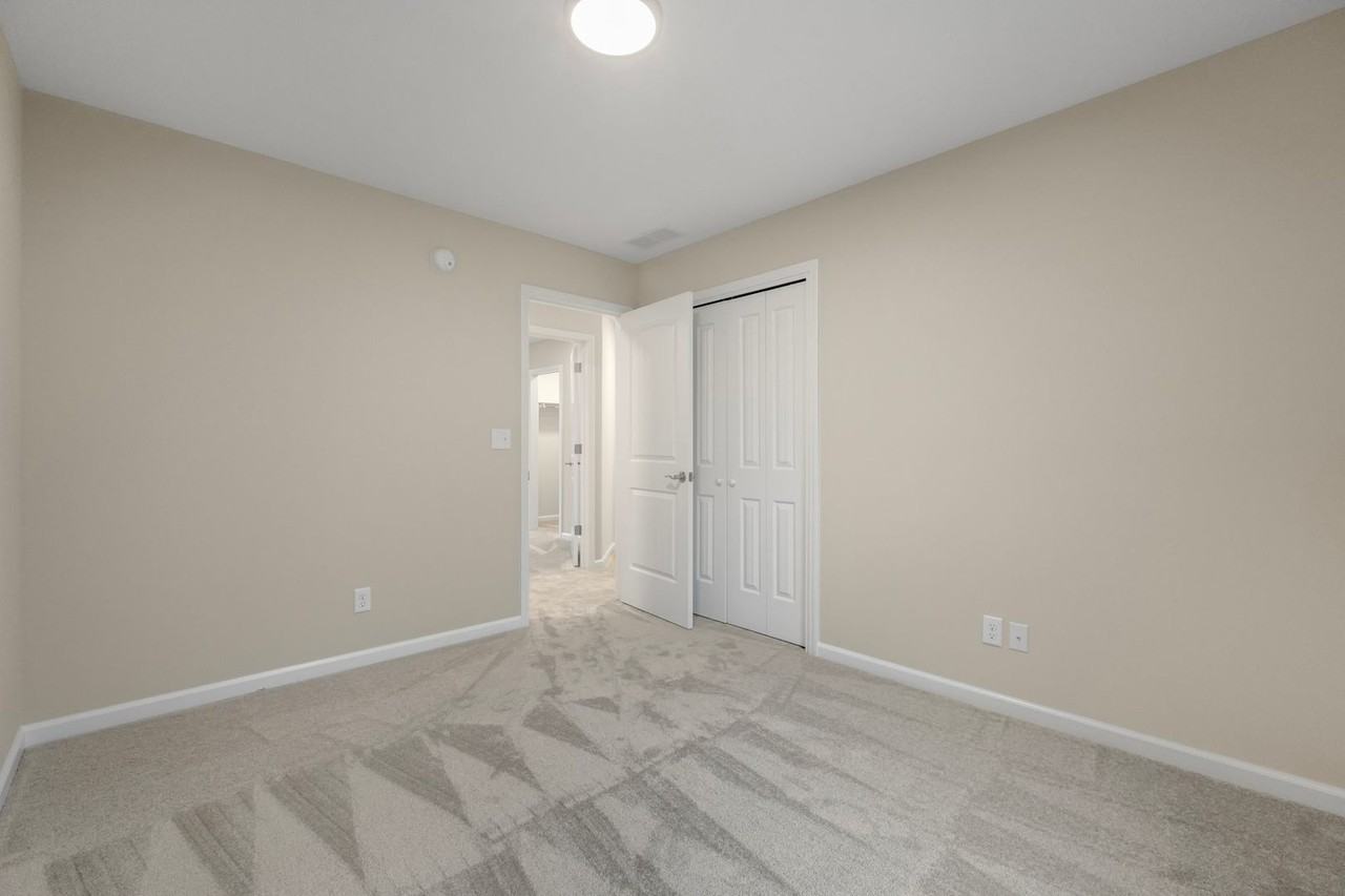 305 E Toledo St - Photo 5 of 29