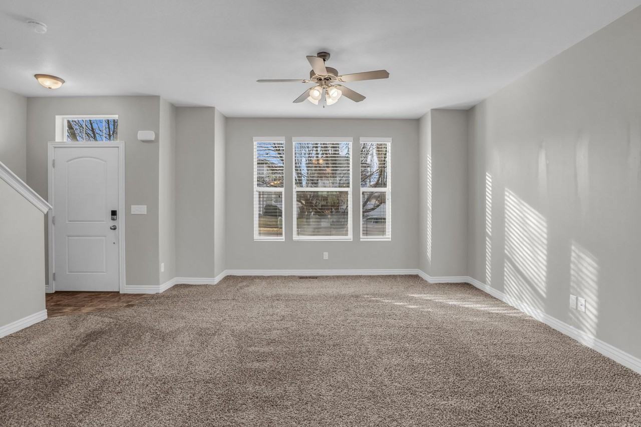 826 W 1600 S - Photo 2 of 35
