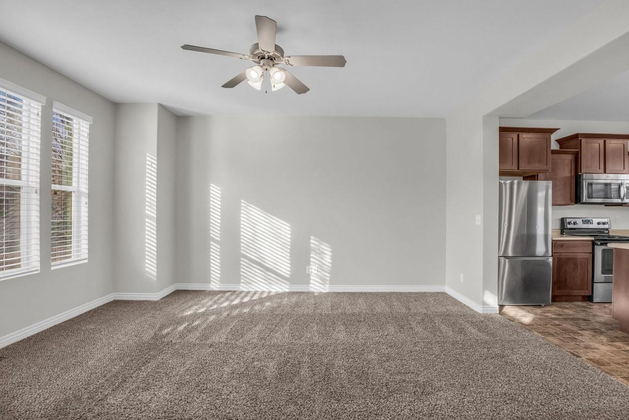 826 W 1600 S - Photo 5 of 35