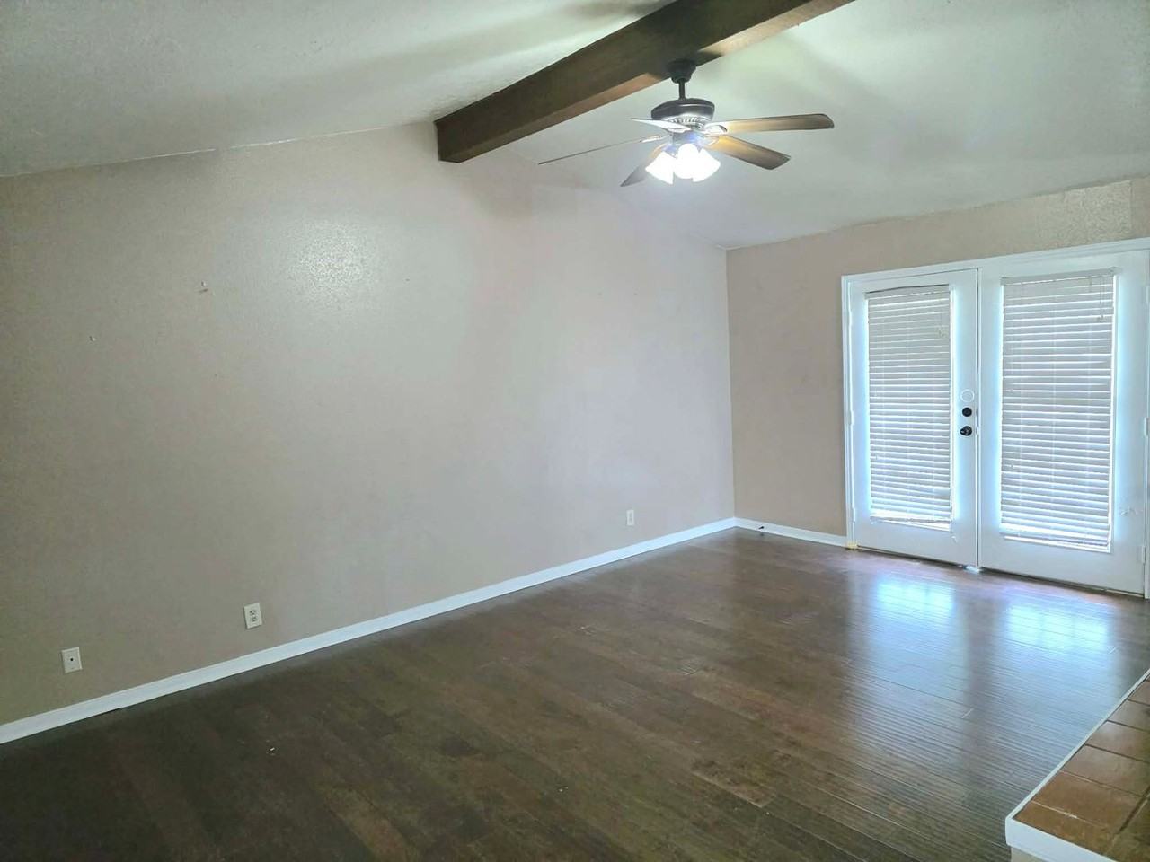 2912 Stewart Dr - Photo 6 of 20