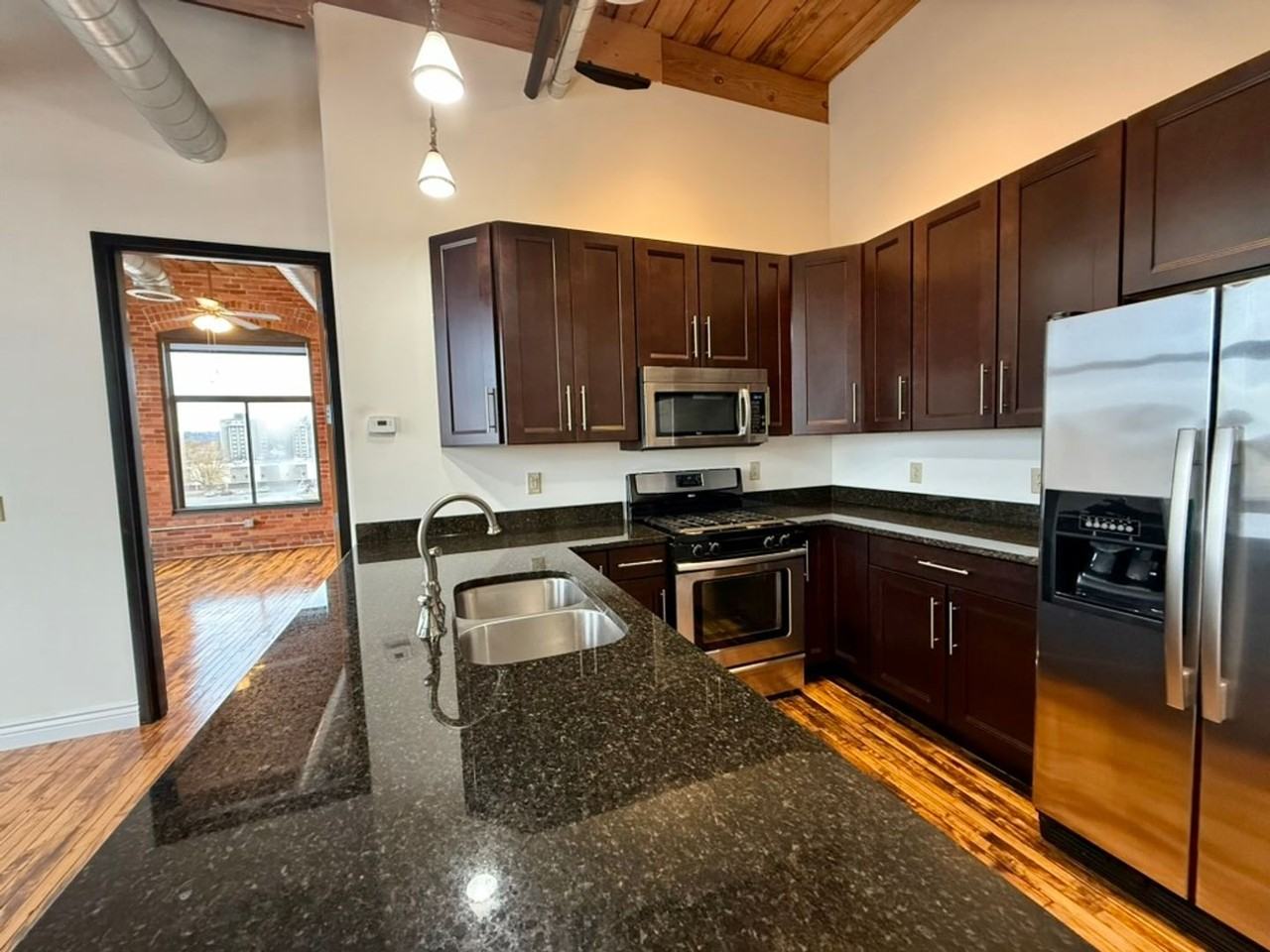 421 Broad St - Photo 3 of 21