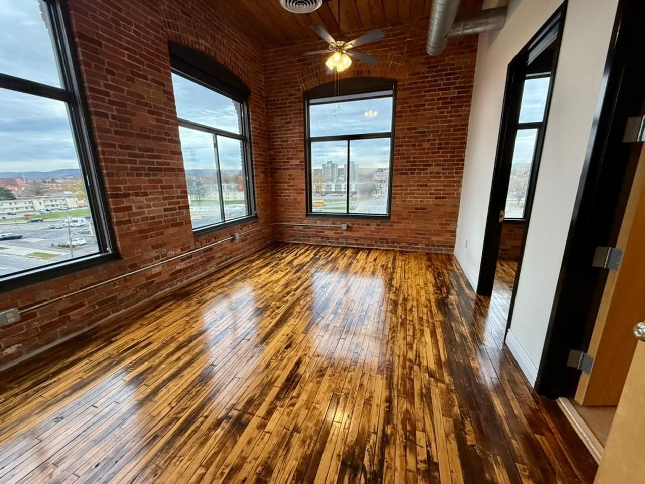 421 Broad St - Photo 6 of 21
