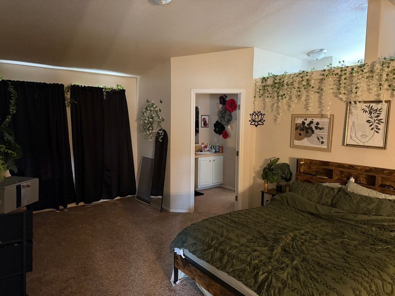 8390 E Neptune Dr - Photo 2 of 4
