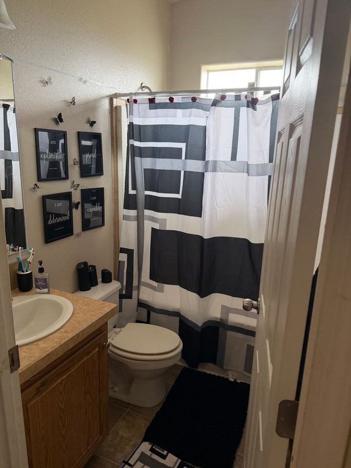 8390 E Neptune Dr - Photo 3 of 4