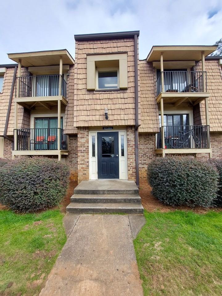 919 Old Manor Rd - Photo 2 of 12