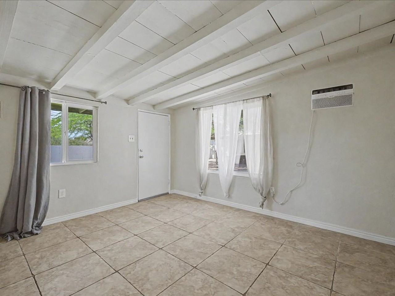 2120 E Silver St #B - Photo 7 of 22
