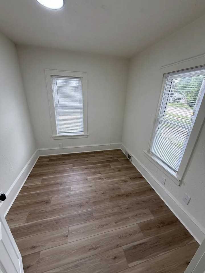 413 Dove St - Photo 5 of 11