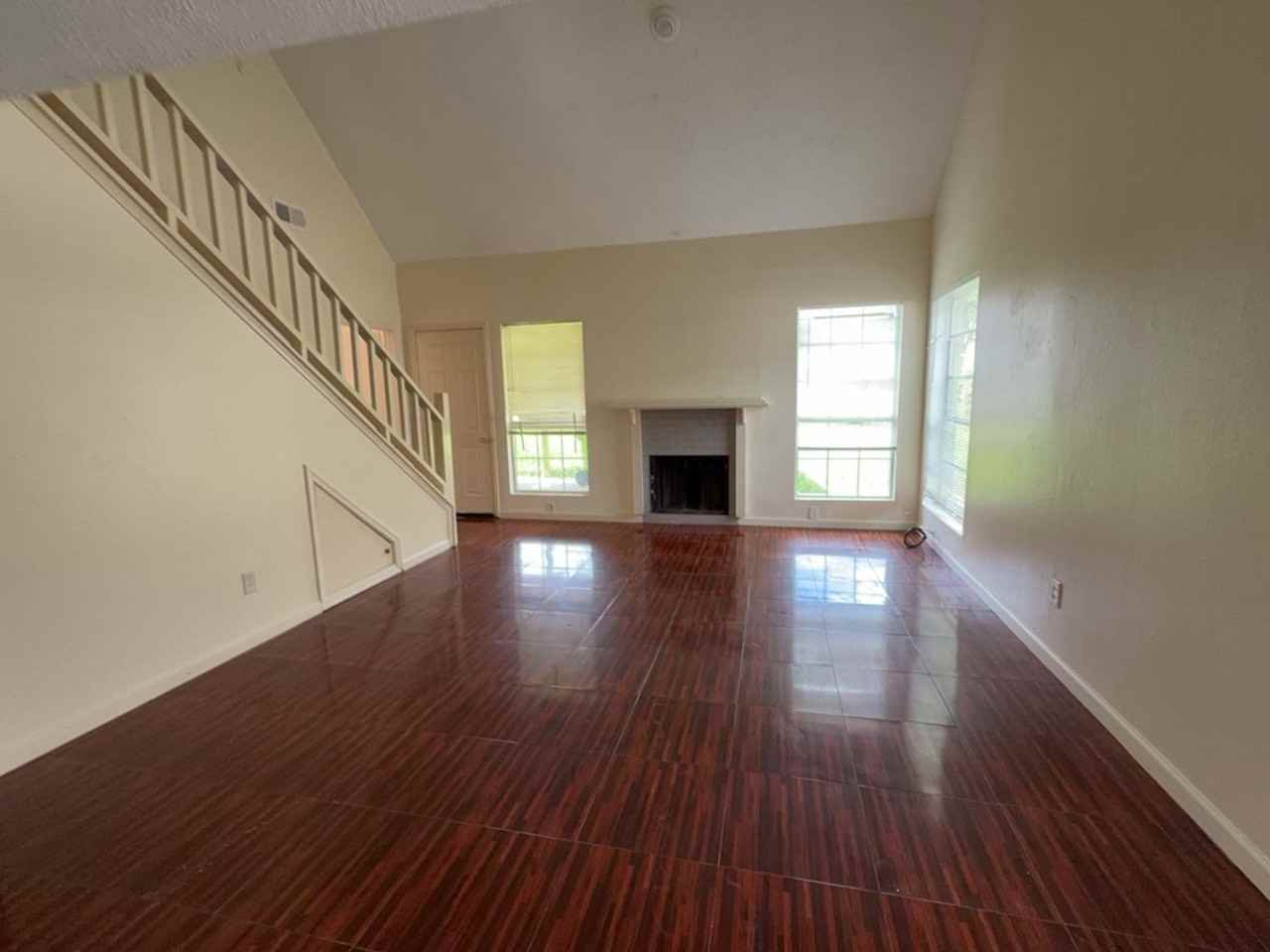 1527 Lazy Spring Dr - Photo 3 of 16