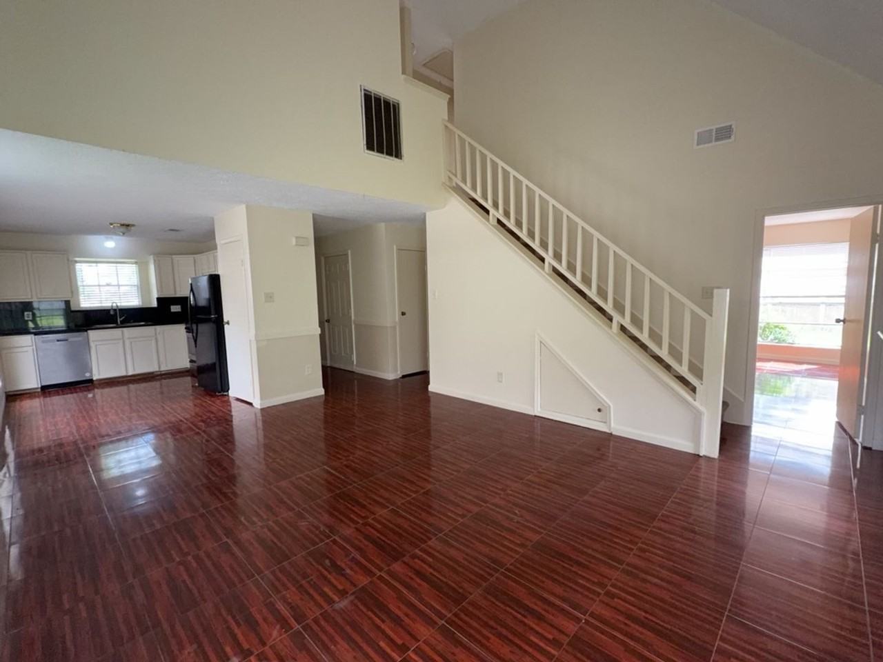 1527 Lazy Spring Dr - Photo 5 of 16