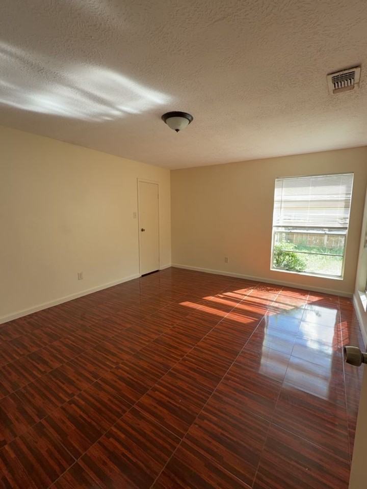 1527 Lazy Spring Dr - Photo 6 of 16