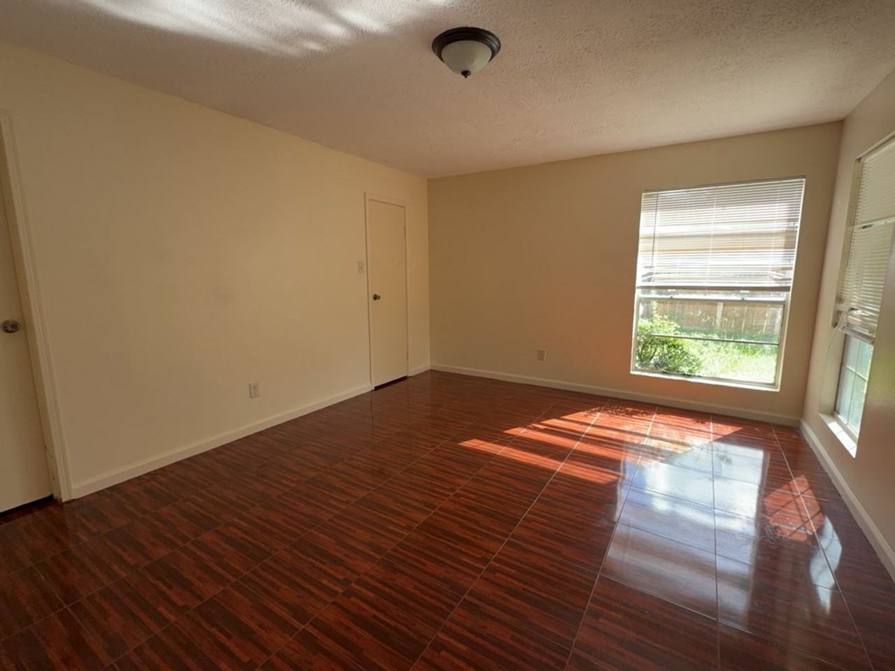 1527 Lazy Spring Dr - Photo 7 of 16