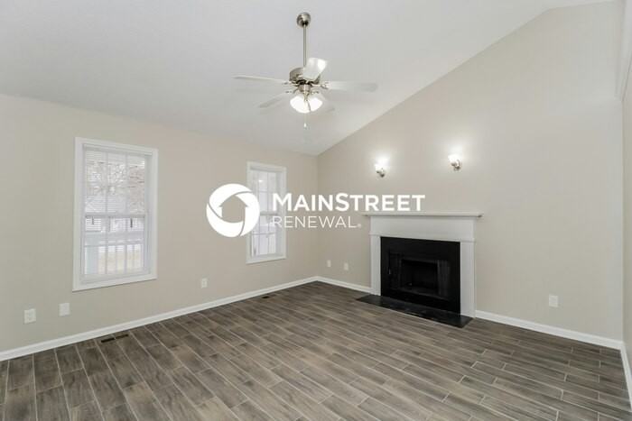 47 Spencer Ct - Photo 2 of 17