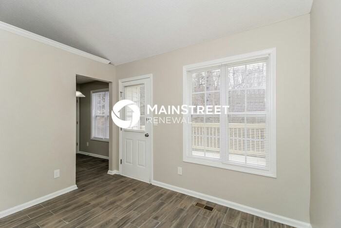 47 Spencer Ct - Photo 5 of 17