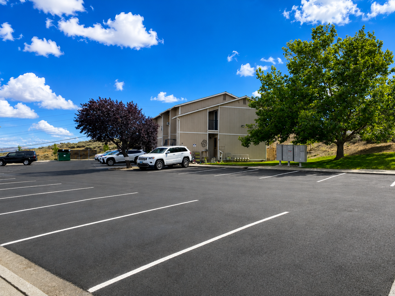 Moraine View Apartments - Photo 2 of 3