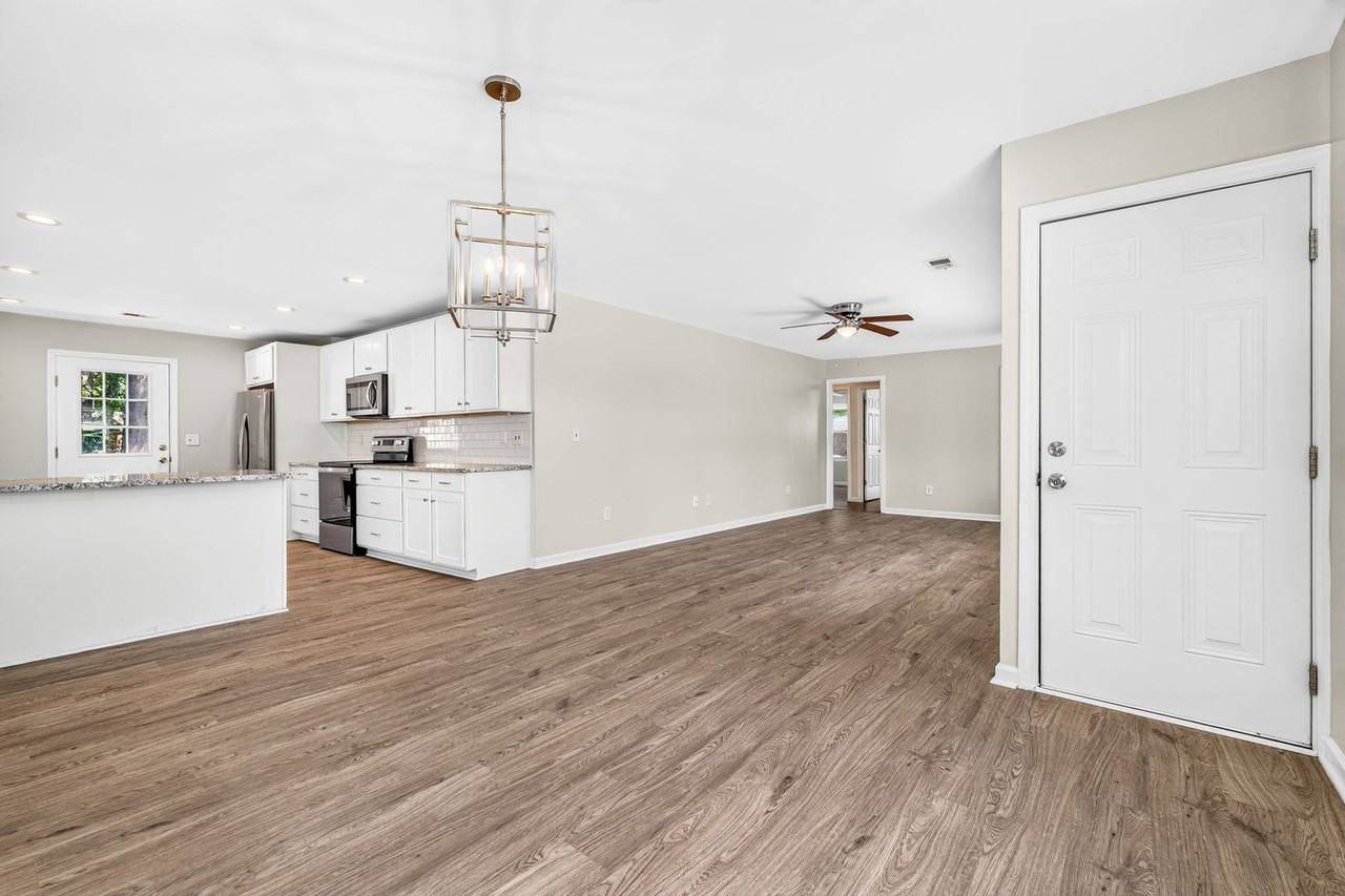 1208 Hawthorne Rd - Photo 5 of 35