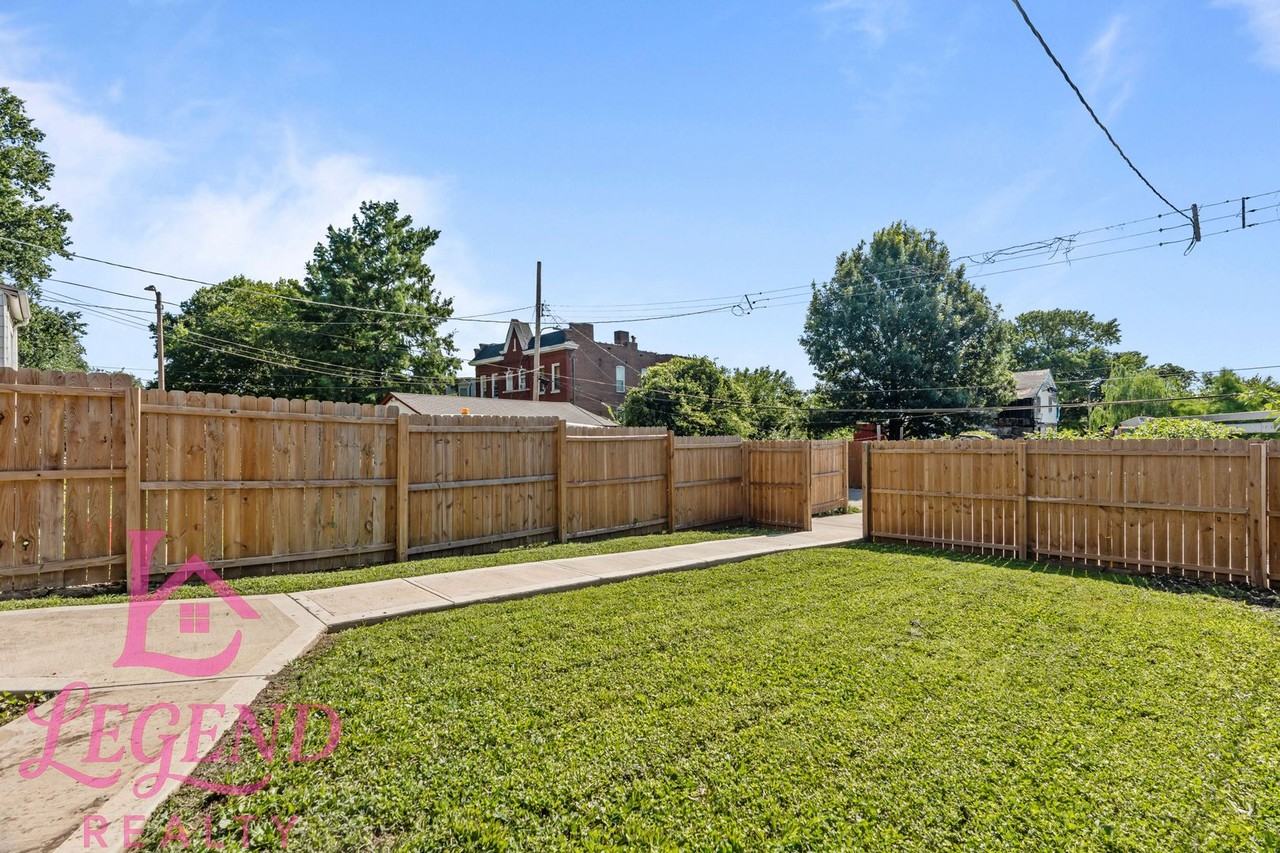 4138 Iowa Ave - Photo 5 of 25