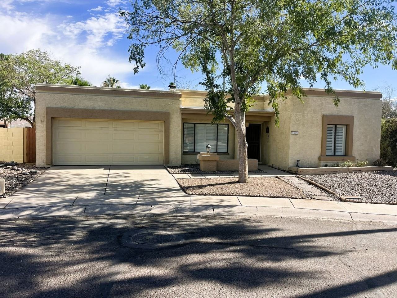 705 E Michelle Dr - Photo 2 of 6