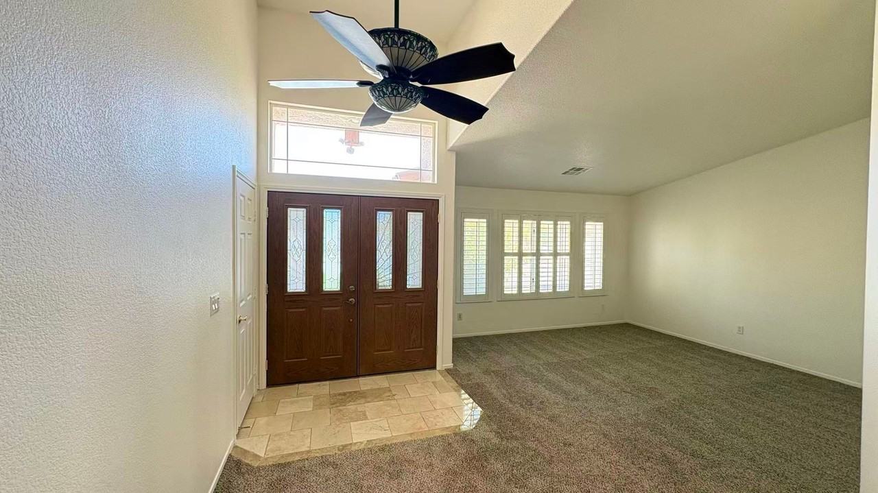 551 Duran St - Photo 6 of 25
