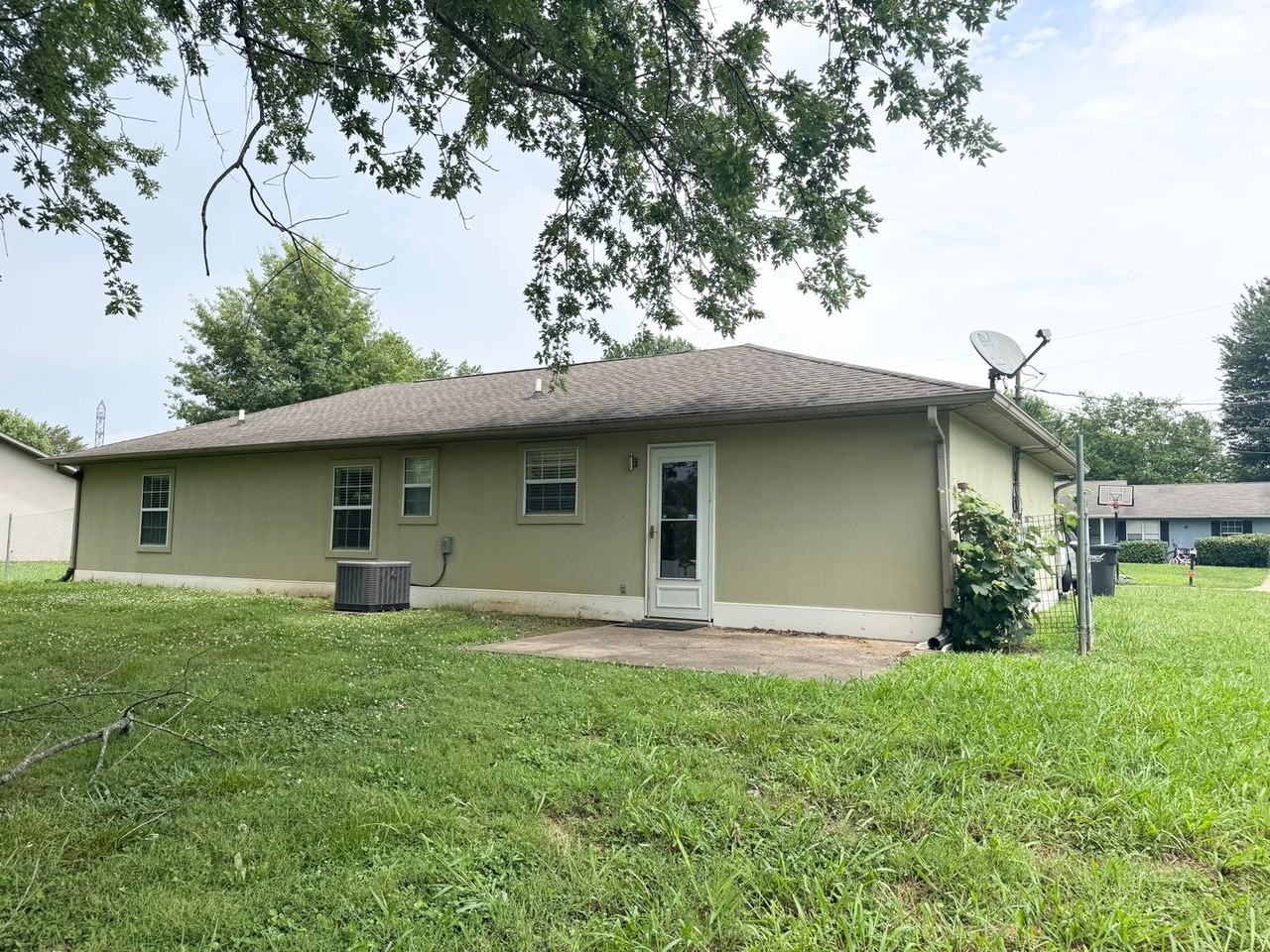 1181 Max Ct - Photo 4 of 41