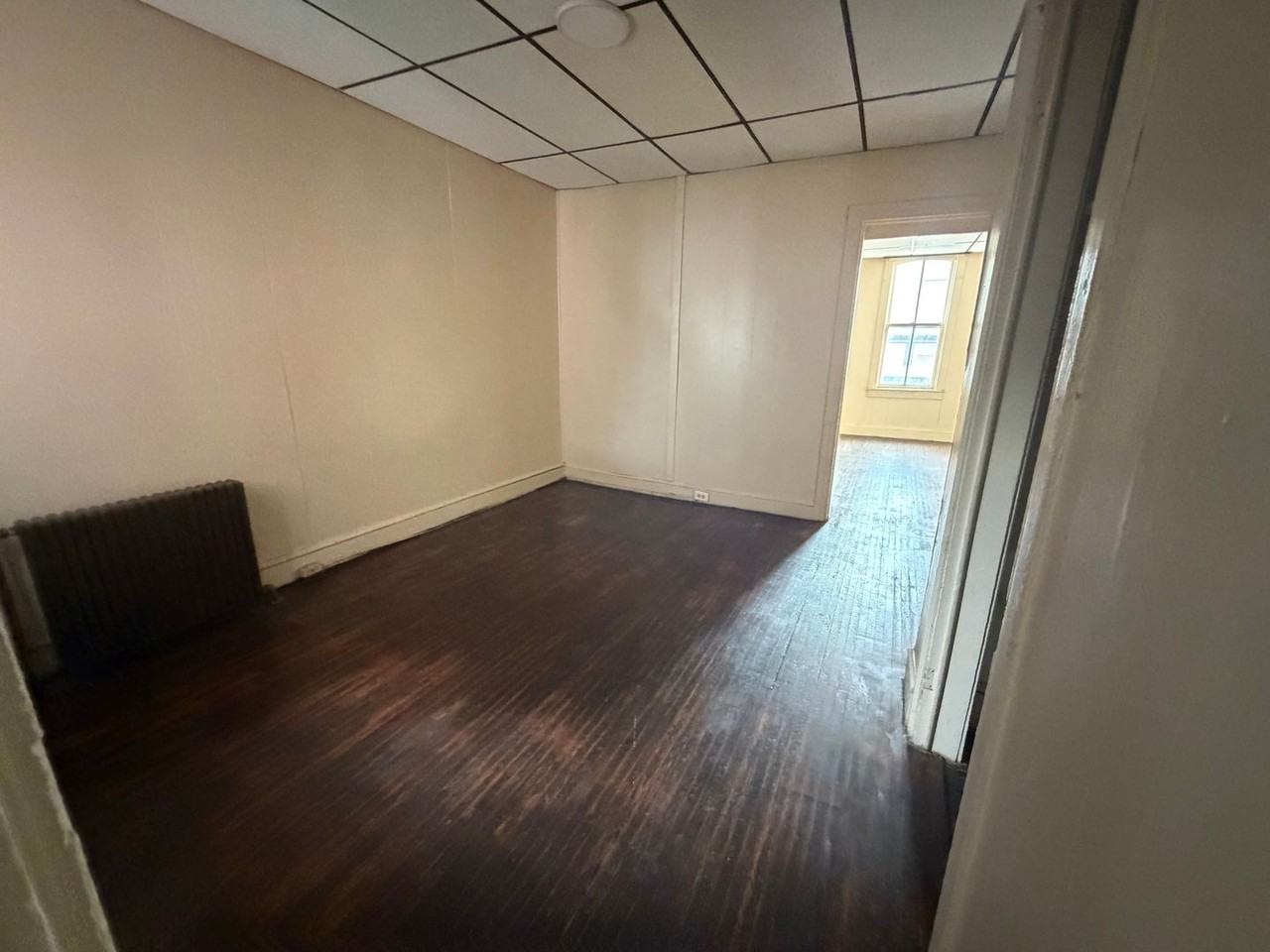502 W Philadelphia St - Photo 2 of 7