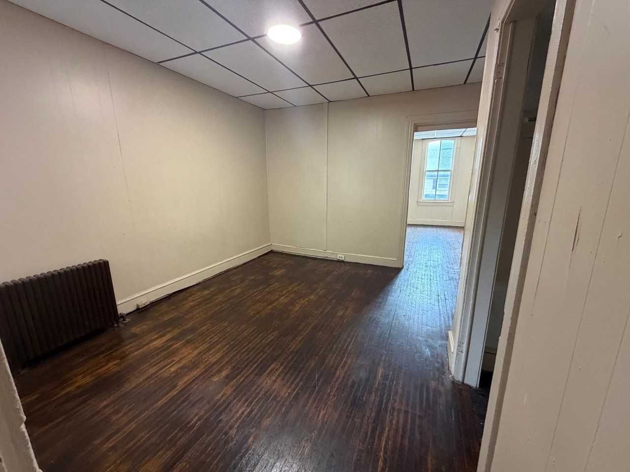 502 W Philadelphia St - Photo 3 of 7