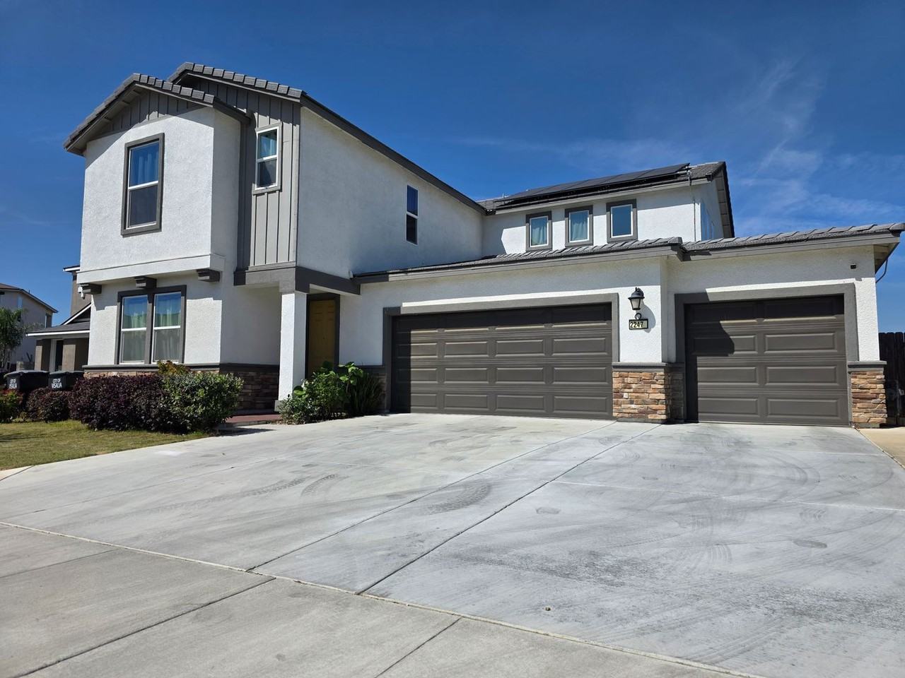 2247 S Manzanita Ct - Photo 2 of 3