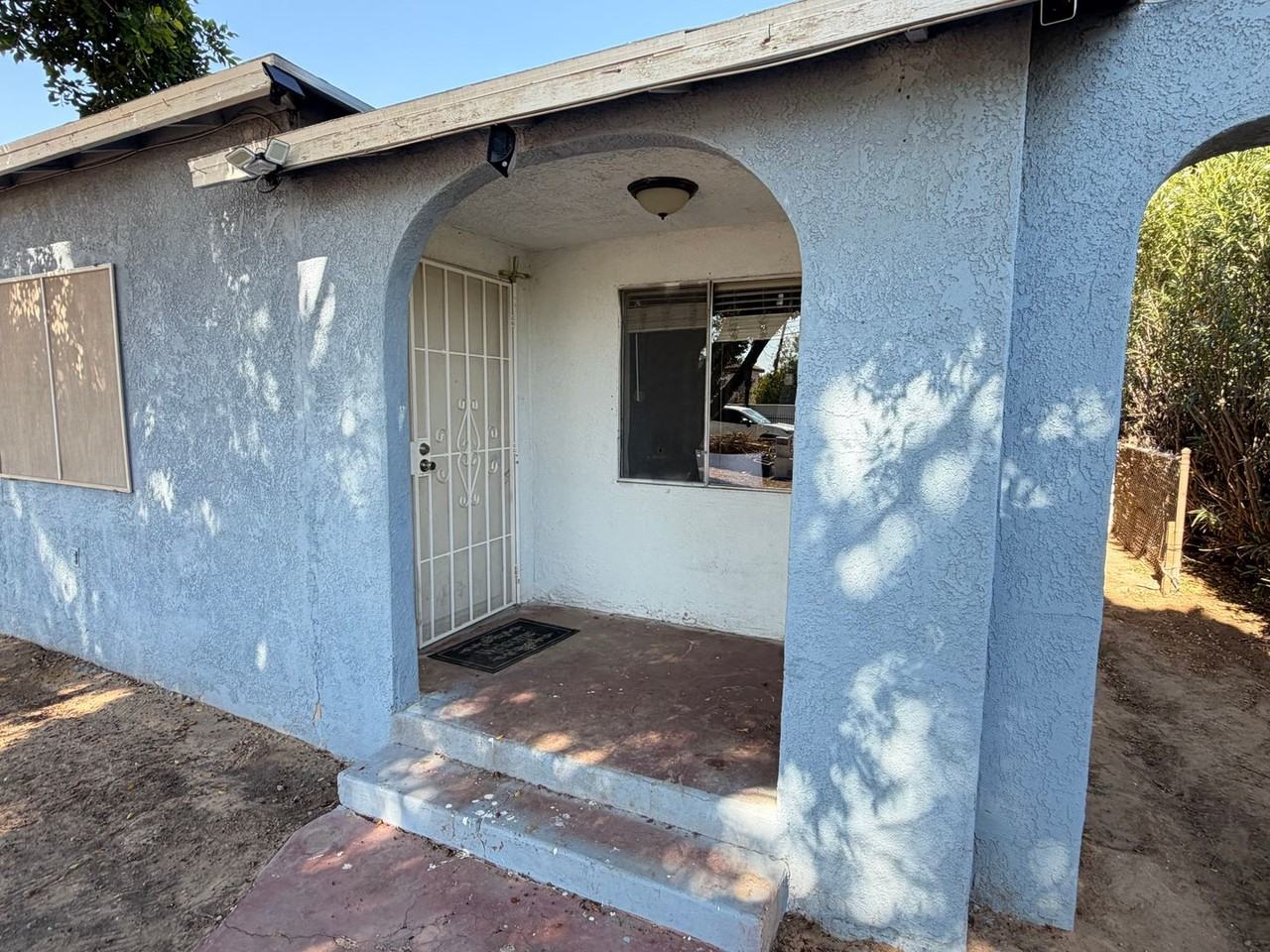 315 S Magnolia Ave - Photo 3 of 11