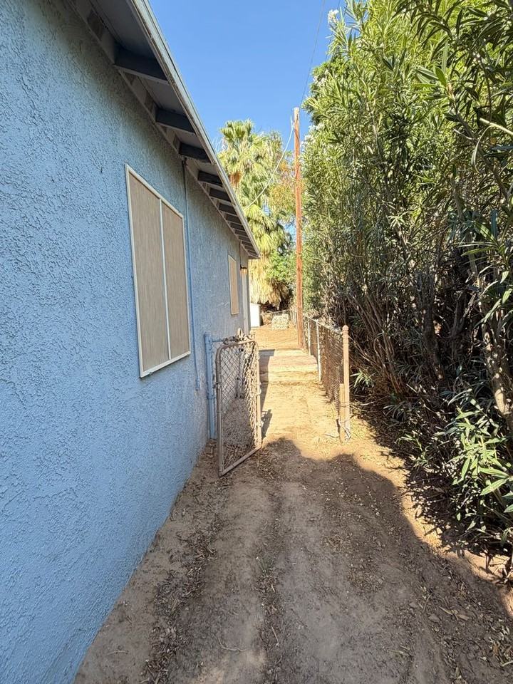 315 S Magnolia Ave - Photo 4 of 11