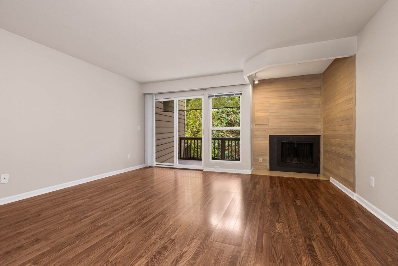 1912 N Northgate Way - Photo 5 of 18