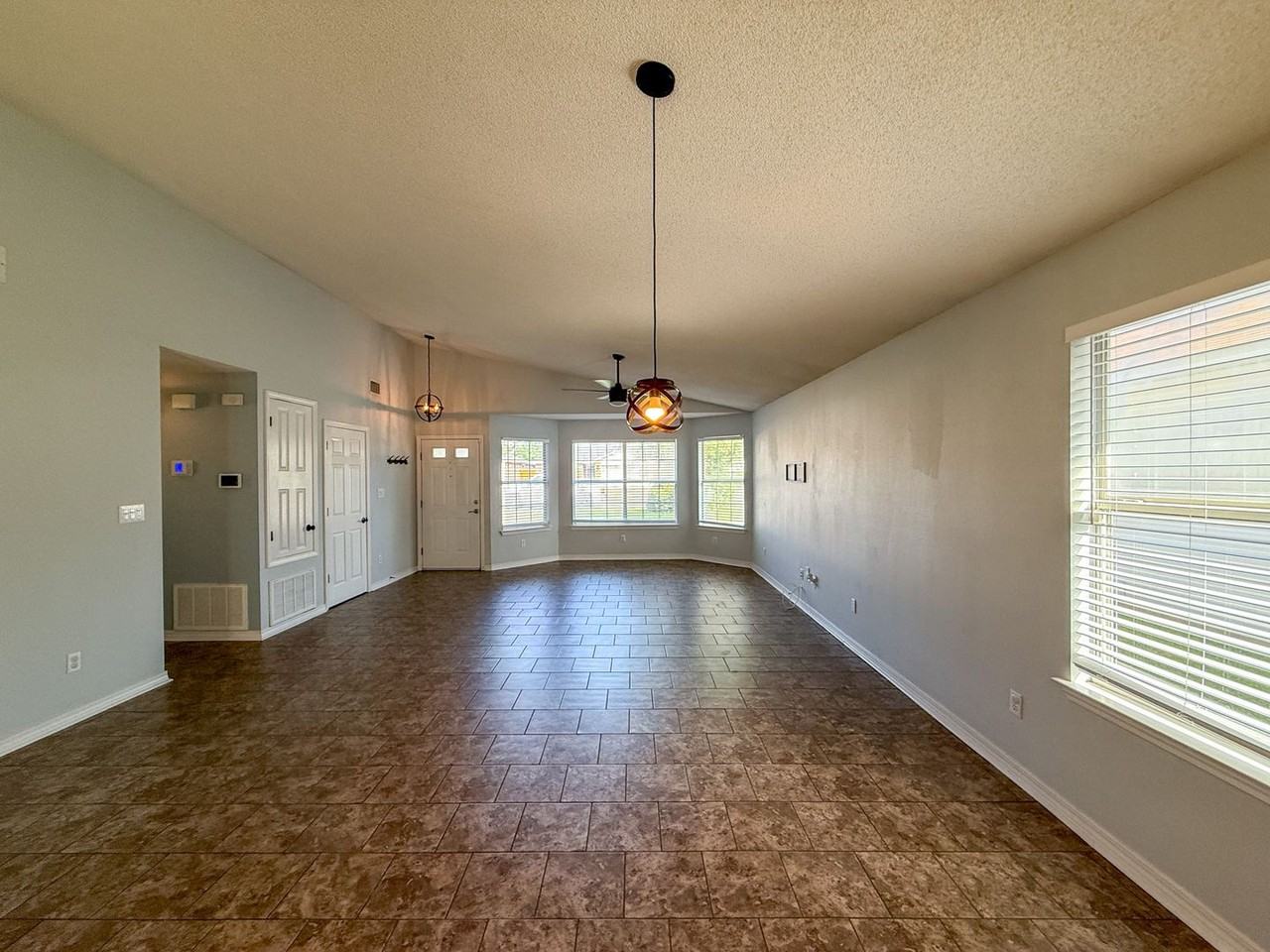 4118 Spinnaker Pl - Photo 3 of 20