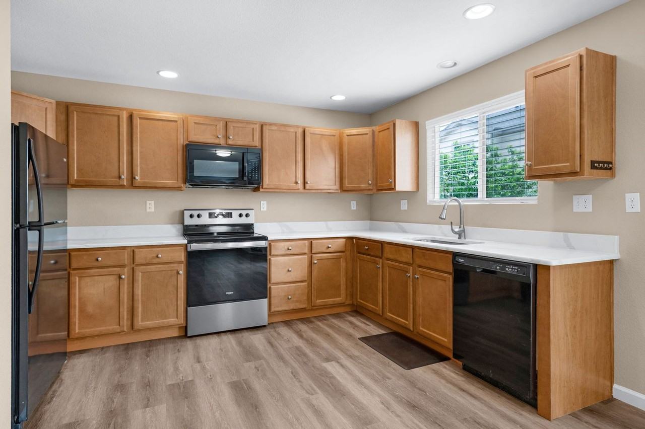 17624 Quarry Way - Photo 5 of 35