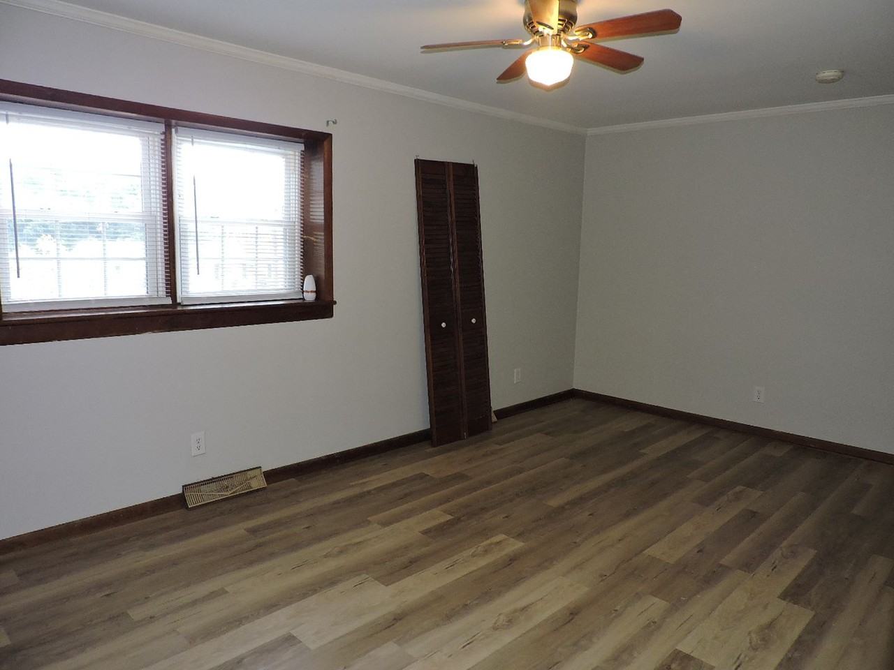 7205 Bray Rd - Photo 4 of 9