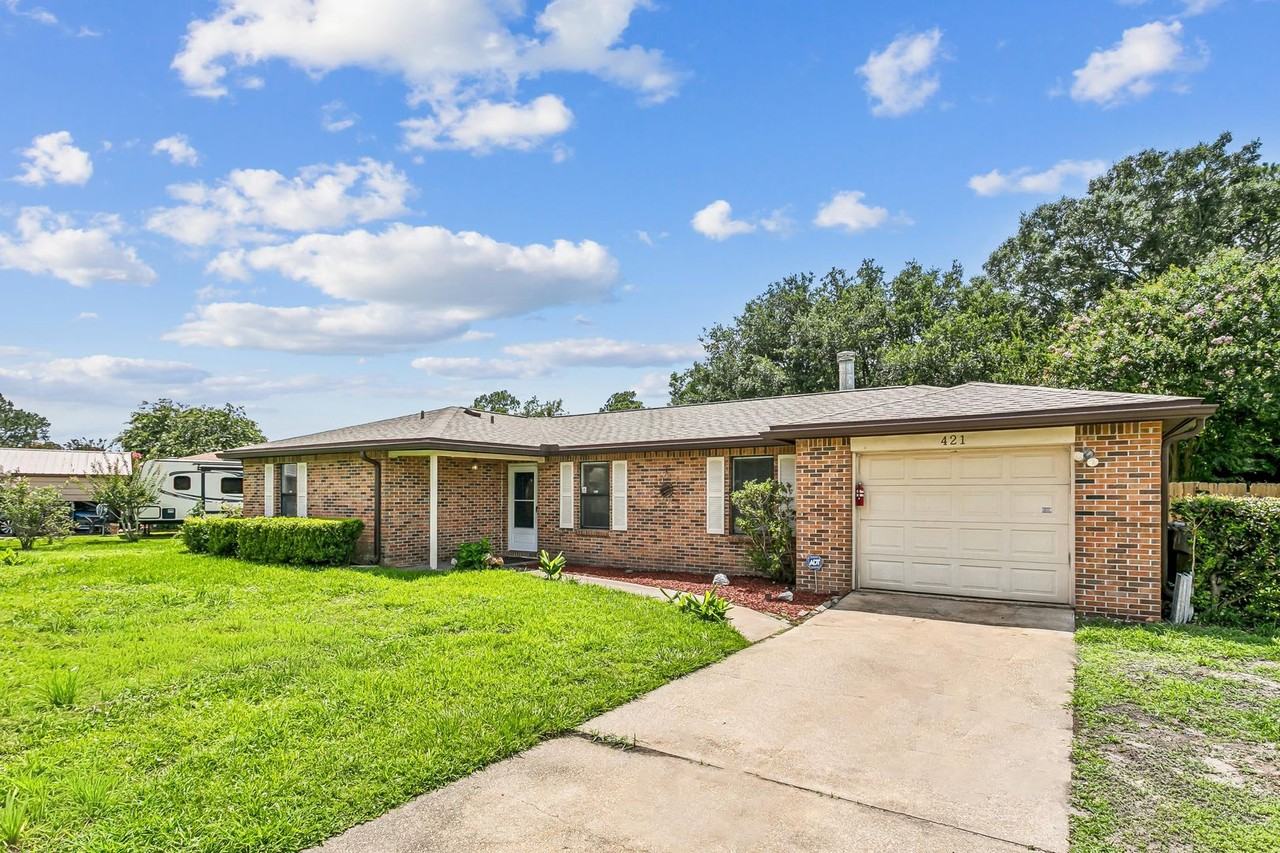 421 Tampico Way - Photo 2 of 15