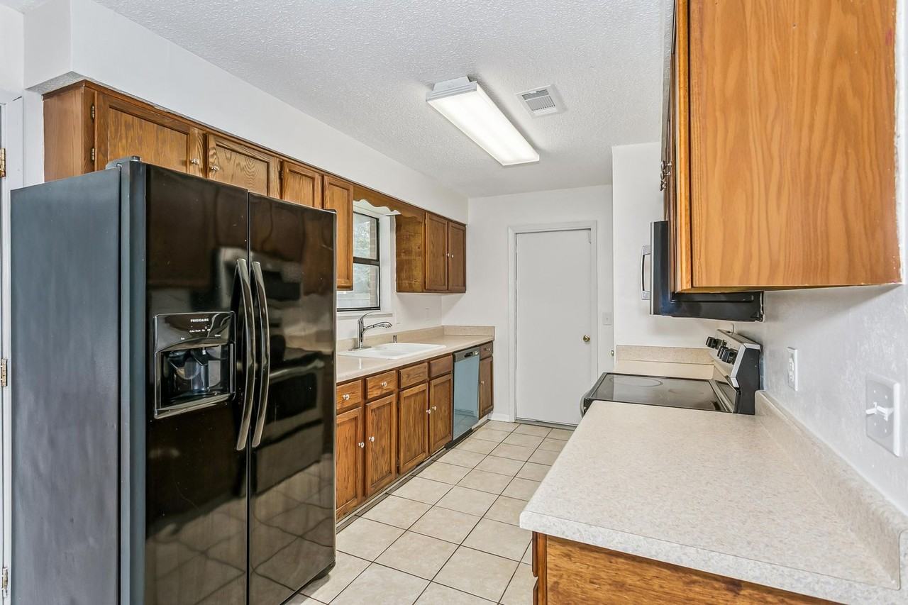 421 Tampico Way - Photo 7 of 15