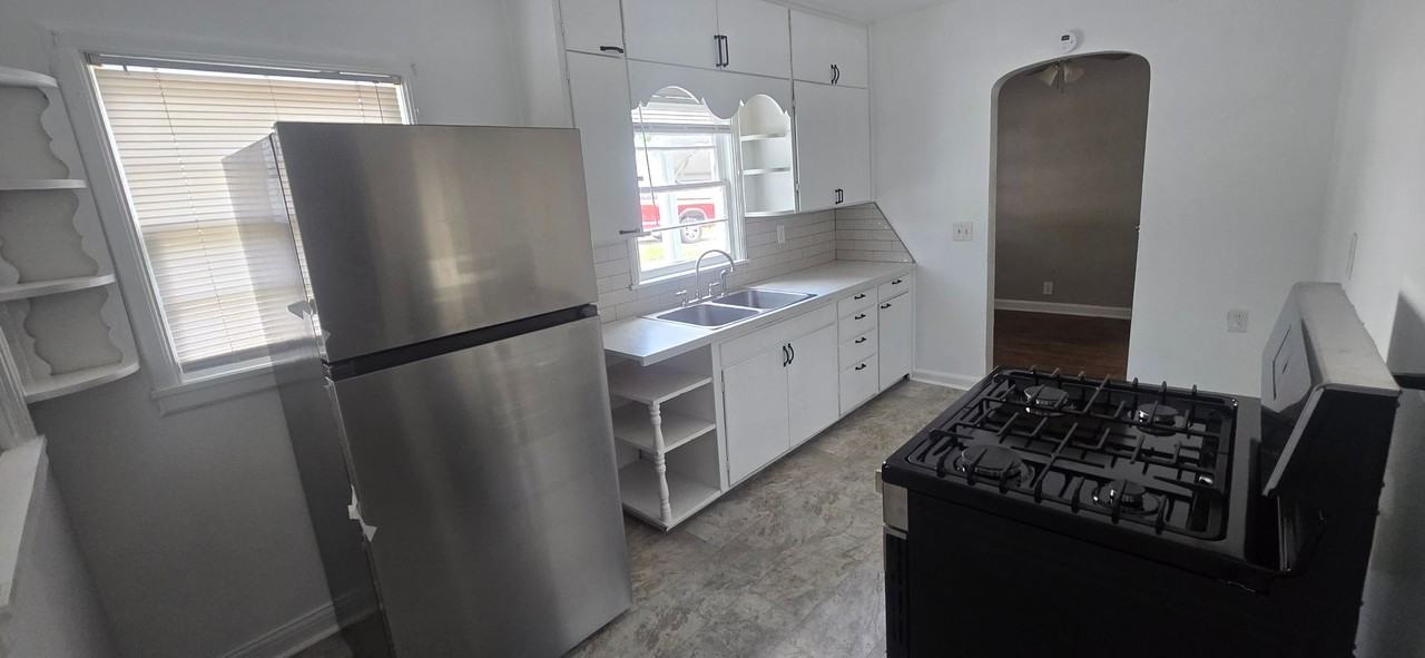 2951 E Huron St - Photo 4 of 12