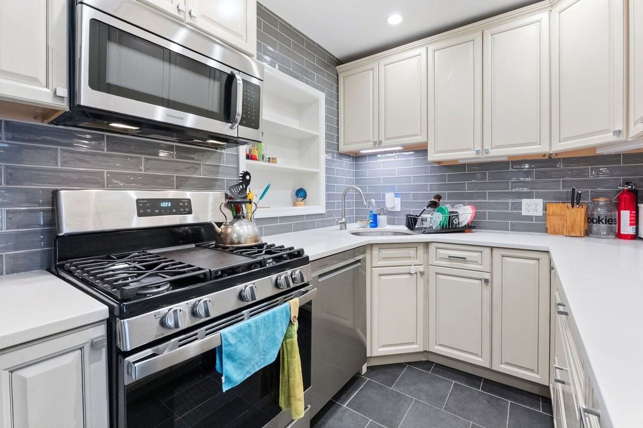 1225 S Buchanan St - Photo 7 of 38
