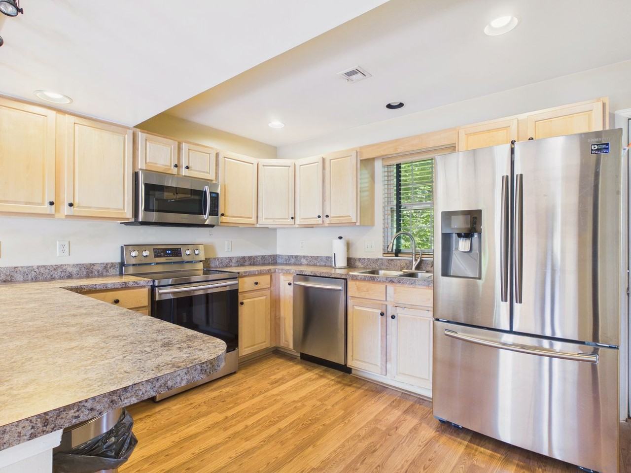 413 Waverly Woods Dr - Photo 2 of 21