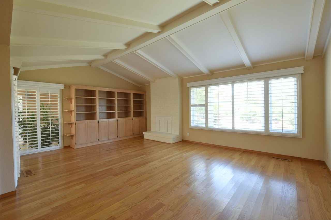 19902 Buckhaven Ln - Photo 2 of 13