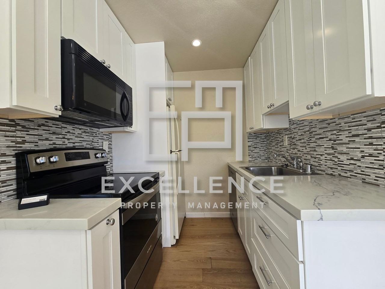1914 La Terrace Cir - Photo 2 of 15
