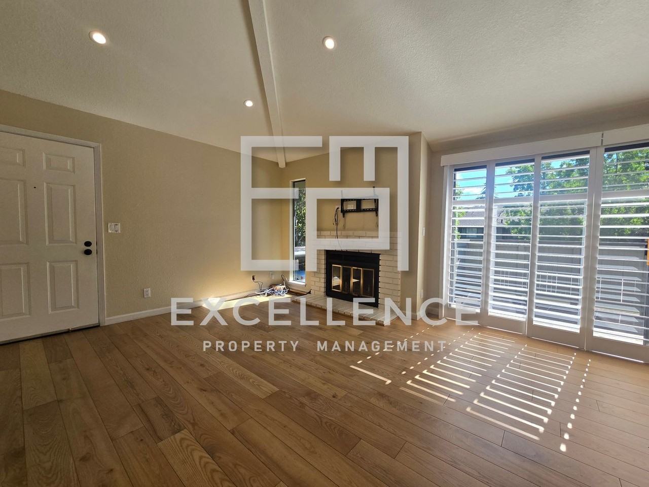 1914 La Terrace Cir - Photo 3 of 15