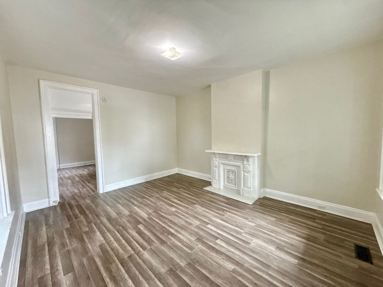 1030 Considine Ave - Photo 2 of 14