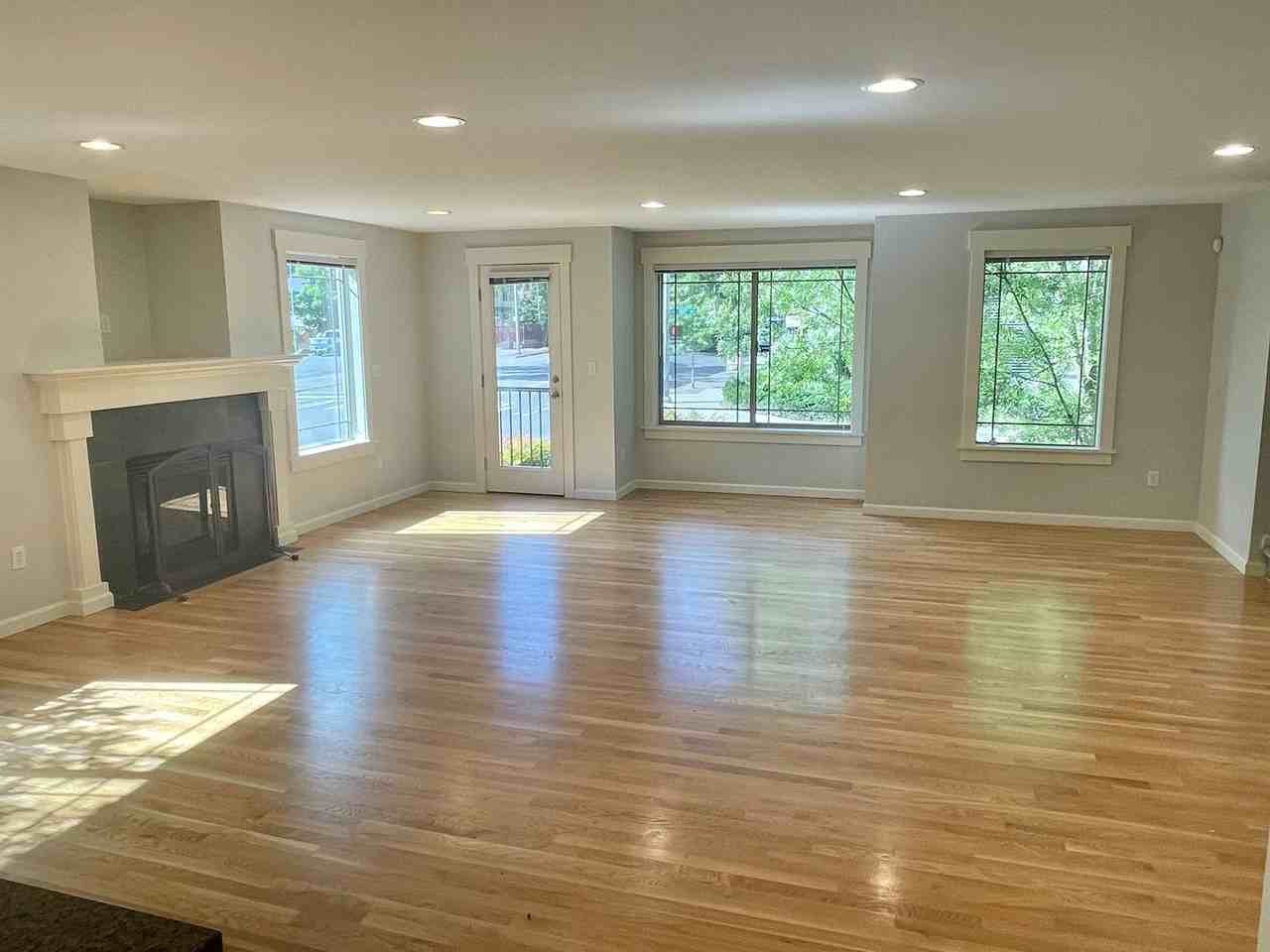 3503 Ne 110th St - Photo 3 of 25