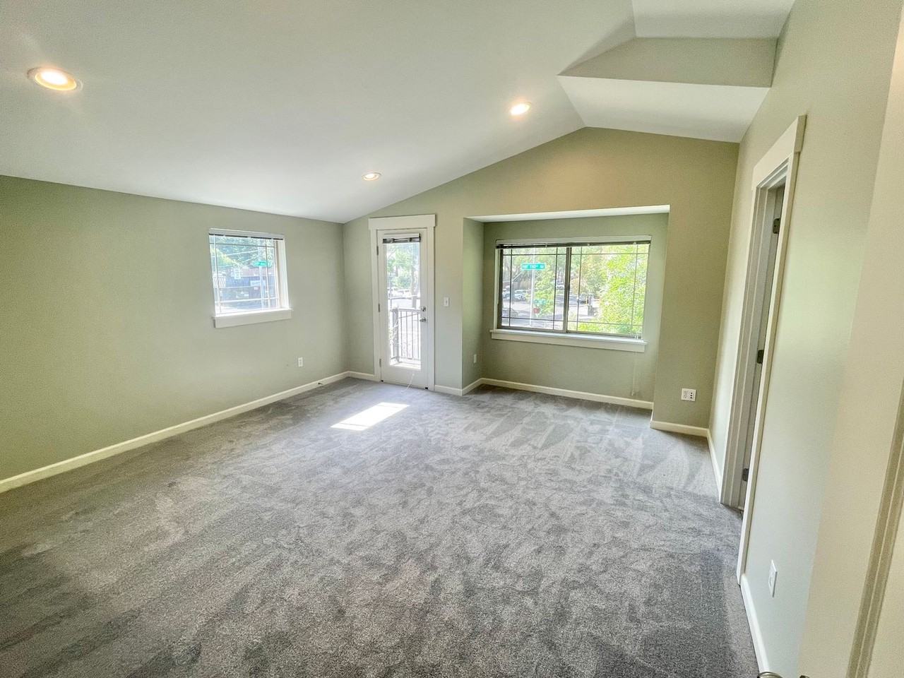 3503 Ne 110th St - Photo 7 of 25