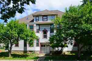 featured image of 61 Delos St W #3