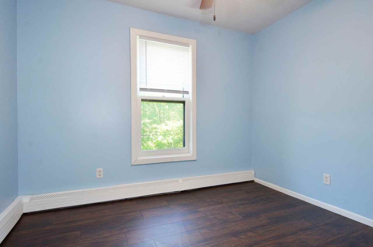 61 Delos St W #4 - Photo 6 of 15